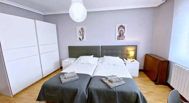 Apartamentos Milán 1 wifi y parking gratuito, Забронировать Апартаменты/квартира Апартаменты Овьедо, рядом с Больница Центрального университета Астурии, Апартаменты/квартира