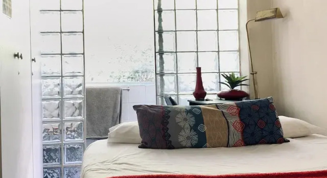 Room in Apartment - Fantastic Private Room, Забронировать Апартаменты/квартира Апартаменты Cape Peninsula, Апартаменты/квартира
