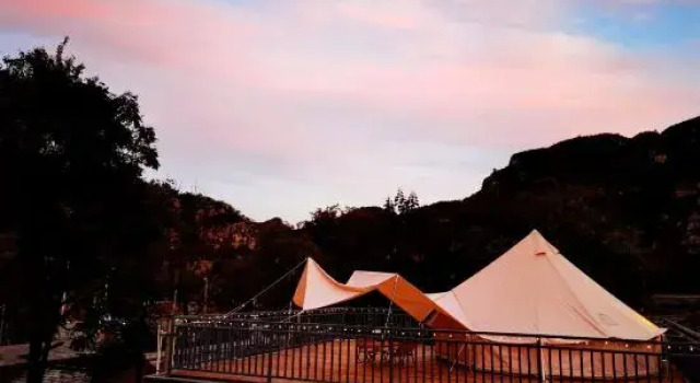 Three Houses and One Cat B&B, Buchen Sie Bed & Breakfast Peking Umgebung von Peking