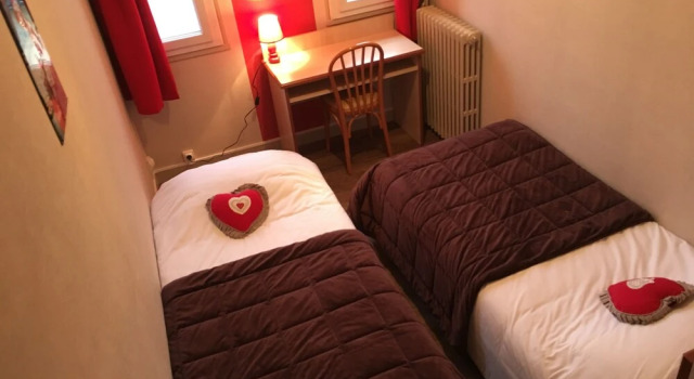 Семейный номер Standard с балконом "Contact Hôtel" Le Saint Rémy - Chalon Sud