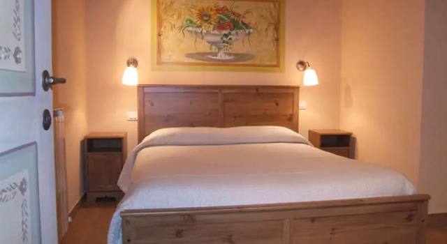 Valleprata, Varaa Hotelli Sellano Umbria