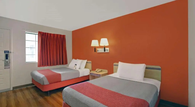 Четырёхместный номер Deluxe Отель Super 8 by Wyndham Livermore
