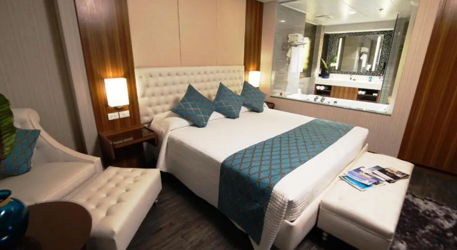 Люкс с видом на море Central Park Reef Resort