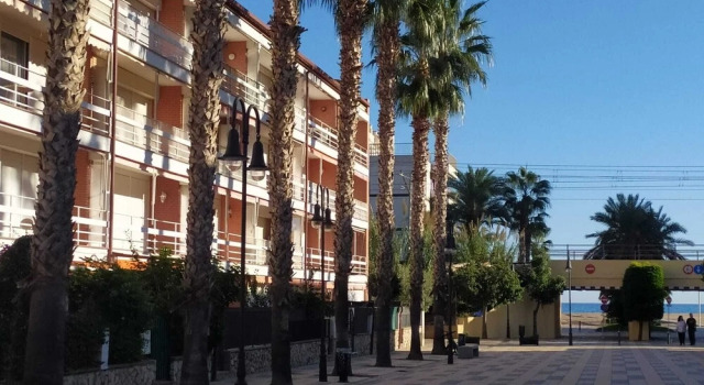 Amazing Apartment Infront the Beach, Rezerwuj Apartament Roda de Bara Tarragonès