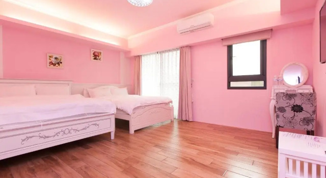 Четырёхместный номер Deluxe Iris Guest House