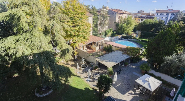 Номер Superior с видом на сад Villa Royal