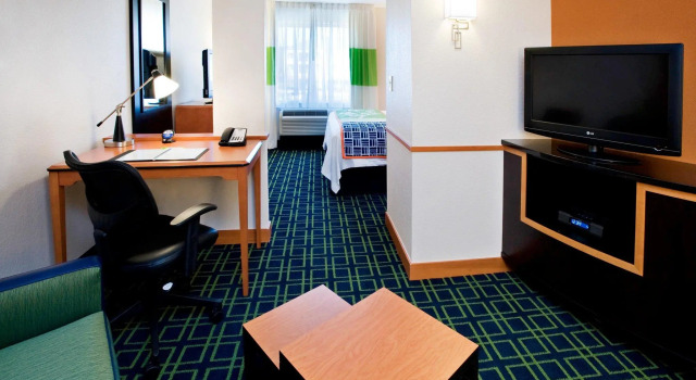 Двухместный люкс Fairfield Inn & Suites by Marriott Albany