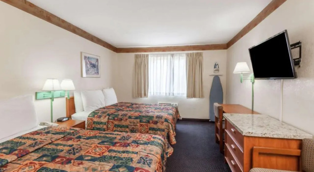 Четырёхместный номер Standard Days Inn by Wyndham San Marcos