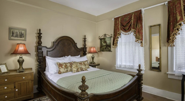 Двухместный номер Deluxe с видом на город Victorian House Bed and Breakfast