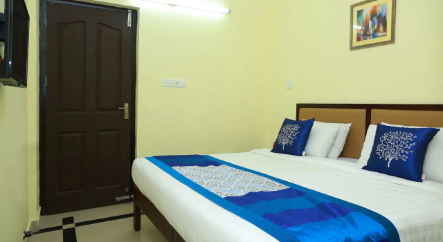 Diamond Inn By OYO Rooms, Book Hotel Kakkanad New Delhi