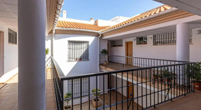 797 Holiday Rentals- Duplex for 7 Carihuela 1 min beach mas parking, Забронировать Апартаменты/квартира Отели Торремолинос с парковкой, рядом с Пляж El Saltillo, Парковка