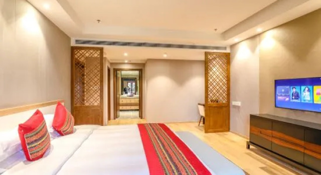 Люкс Shangri-La 5th Meteorite Light Year Hotel (Dukezong Ancient City Shop)