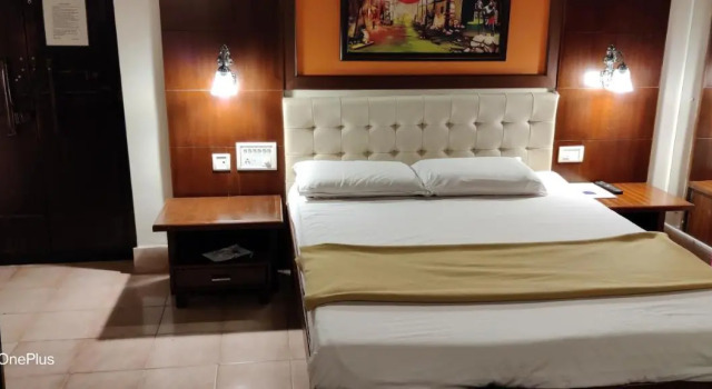 Hotel peninsula, Varaa Hotelli Thrissur New Delhi