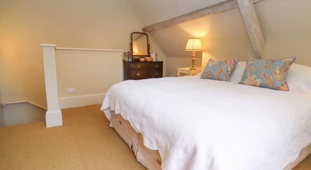 Hattons Lodge, Забронировать Отель Криклейд Уилтшир