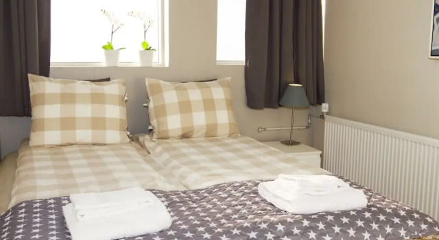 Guesthouse Álfar, Забронировать Отель Отели Хёвюдборгарсвайдид с парковкой, Парковка