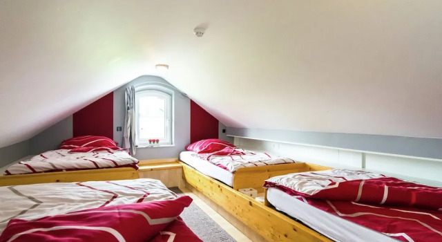 Classy Villa in Bllingen With High Fens and Town of Spa Nearby, Забронировать Курортный отель Отели Бюллинген с парковкой, Парковка