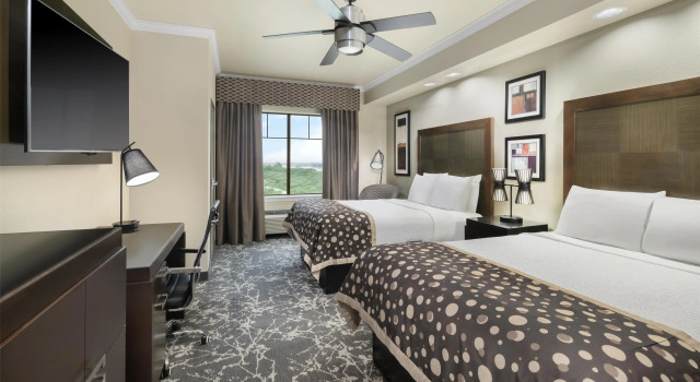 Четырёхместный номер Standard Best Western Premier Crown Chase Inn & Suites