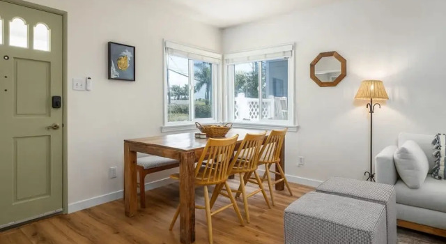 Carlsbad Cottage - Remodeled, Забронировать Дом для отпуска Коттеджи Карлсбад, рядом с New Village Arts Theatre, Коттедж