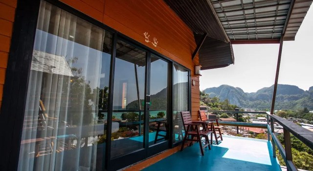 Номер Deluxe Phitharom PP Resort
