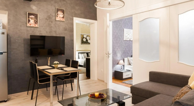 Vitosha Blvd - 2BR LUX APART, Забронировать Отель Отели Софии с парковкой, рядом с Президентство, Парковка