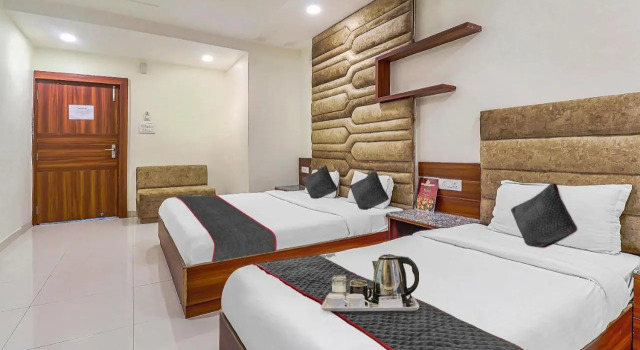 OYO Townhouse 478 Hotel Royal Aanandam