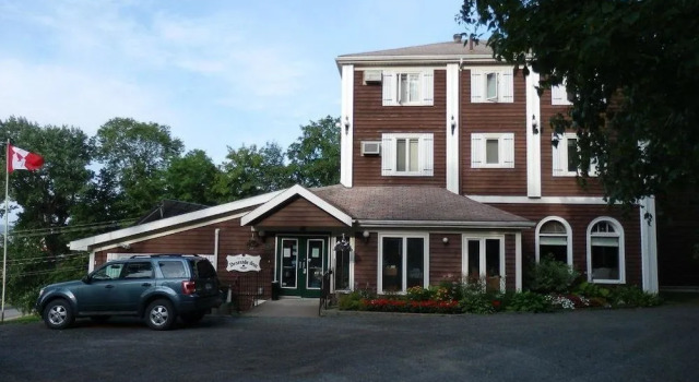 Braeside Country Inn, Rezerwuj Bed and Breakfast Hotele w Nowa Szkocja z basenem, Basen