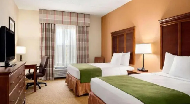 Четырёхместный номер Standard Comfort Inn & Suites Orangeburg