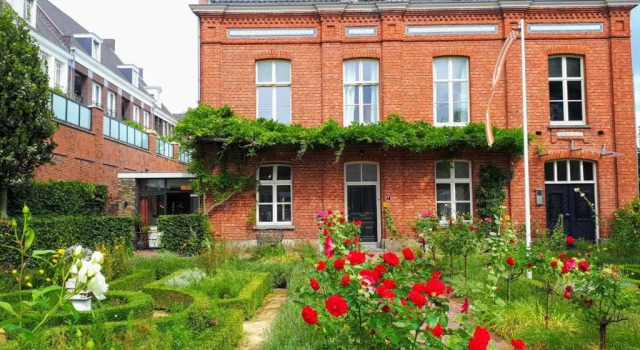 Het gindrahuis, Забронировать Отель Ресел 
