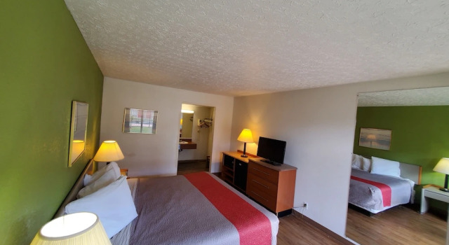 Четырёхместный номер Standard Knights Stay Inn Frankfort