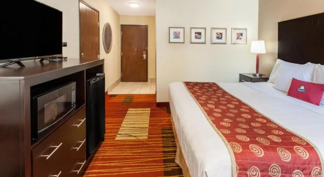 Номер Standard Days Inn by Wyndham Arlington