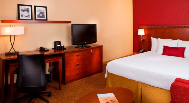 Courtyard Melbourne West, Buchen Sie Hotel Hotels in Space Coast mit Pool, Schwimmbad
