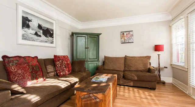 Апартаменты Hollywood Hills Suites