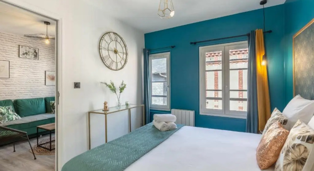 Апартаменты Vert d'Hotes - Charming renovated apartment - downtown - WIFI -