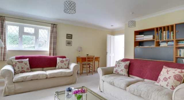 Romantic 1-bedroom Holiday Home in Goudhurst With Garden, Rezervasyon Otel Cranbrook High Weald