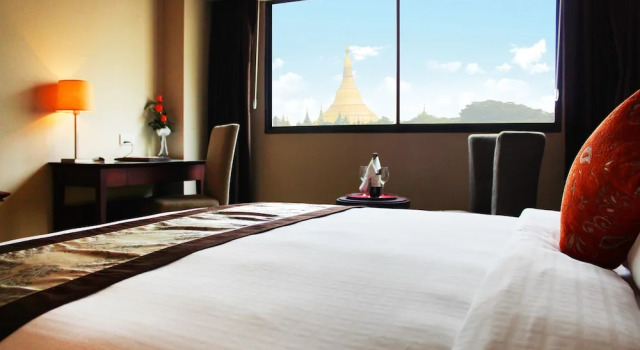 Номер Deluxe Summit Parkview Yangon