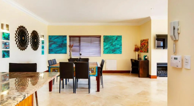 Camps Bay Beach Condo, Забронировать Отель Отели Cape Peninsula с бассейном, Бассейн