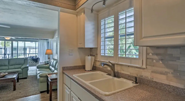 Апартаменты Modern Fort Myers Beach Retreat w/ Pool Access!
