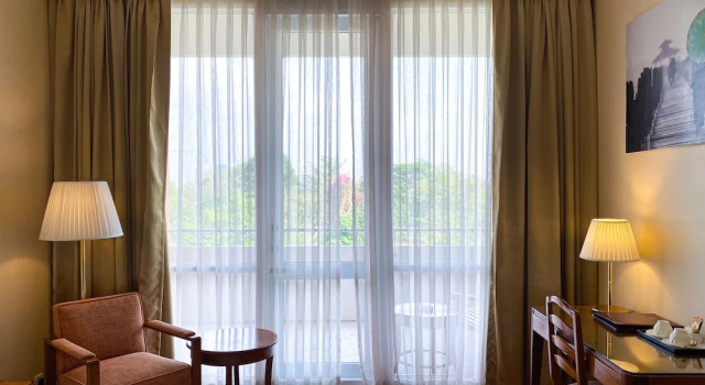 Двухместный номер Superior с балконом Inya Lake Hotel Yangon