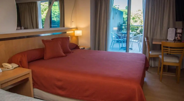 Трёхместный номер Standard Maran Suites & Towers