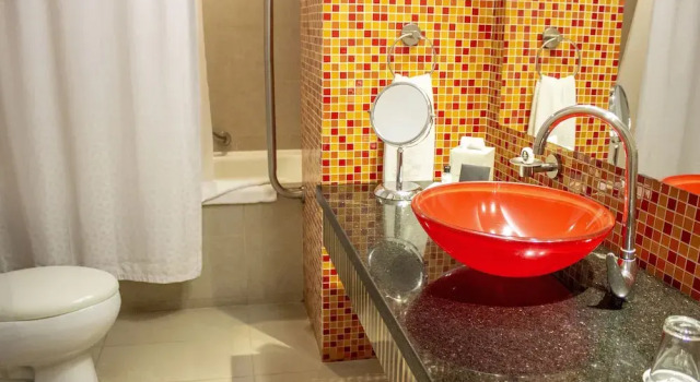 Standard quadruple chambre Sonesta Hotel Cali