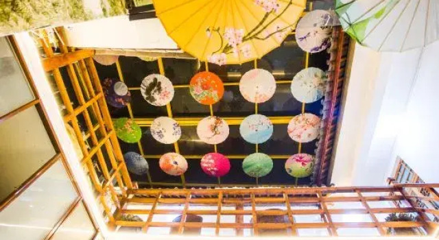 Yunmuju Inn (Lijiang Ancient City Dashuiche Shop), Забронировать Отель Лицзян Юньнань, рядом с Улица Сквер-стрит Древнего города Даянь