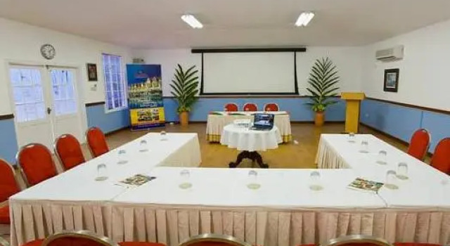 Łóżko w pokoju wieloosobowym Coco Palm