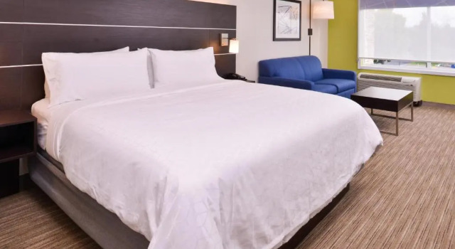 Люкс Holiday Inn Express & Suites Mall of America - MSP Airport by IHG