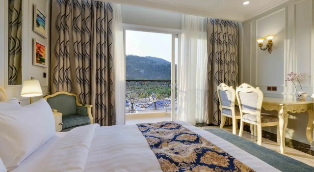 Двухместный номер Deluxe с балконом и с видом на сад Lan Rung Beach Resort