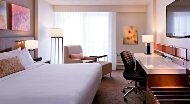 Двухместный номер Standard с балконом Delta Hotels by Marriott Winnipeg