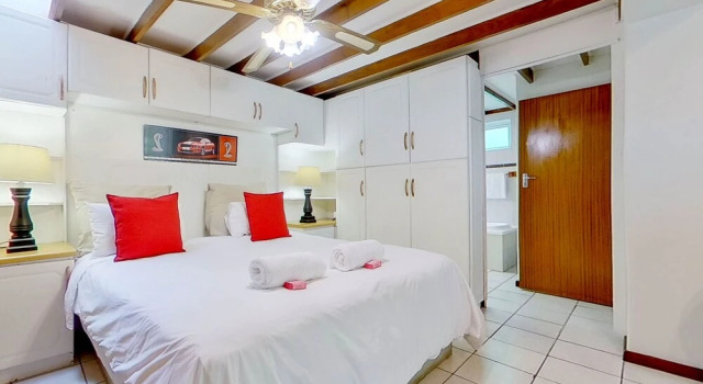 Executive Couples Suite Strand