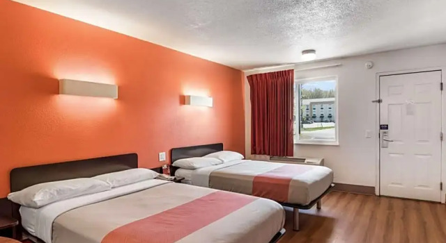 Номер Deluxe Motel 6-Youngstown, OH
