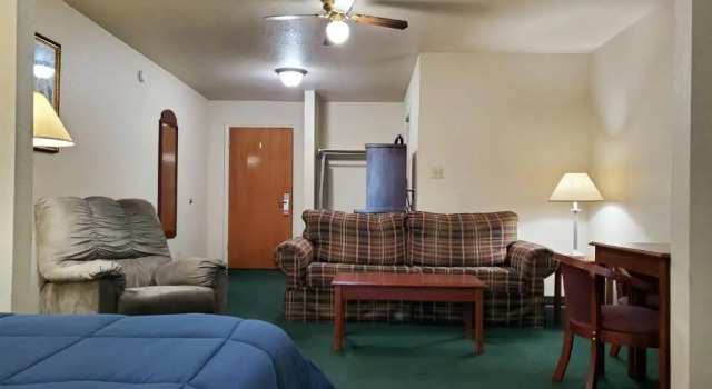 Люкс c 1 комнатой Candlelight Inn & Suites Hwy 69 near McAlester