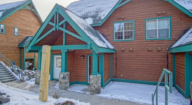 Camp Four 23: Pet Friendly, Slope Side, Gas Fireplace, Забронировать Дом для отпуска Коттеджи Сноушу, рядом с Лыжный подъемник Soaring Eagle Express, Коттедж