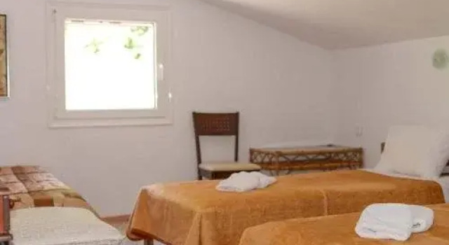 O Elatos, Book Hotel  